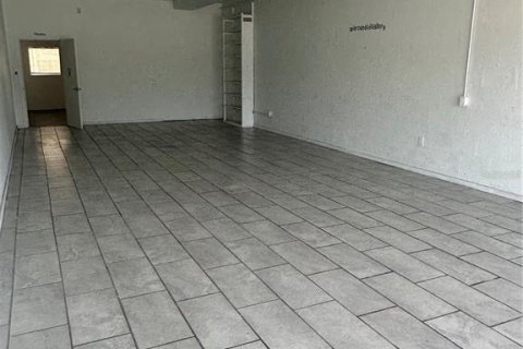 Immobilier commercial à louer à Gulfport, Floride: 1797.57 m2 № 1780466 - photo 3