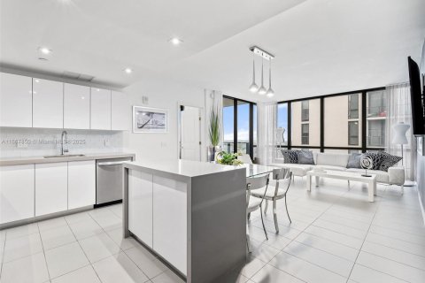 Condo in Miami, Florida, 2 bedrooms  № 1383575 - photo 6
