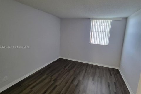 Apartamento en alquiler en Miami, Florida, 1 dormitorio, 56.21 m2 № 2086152 - foto 9