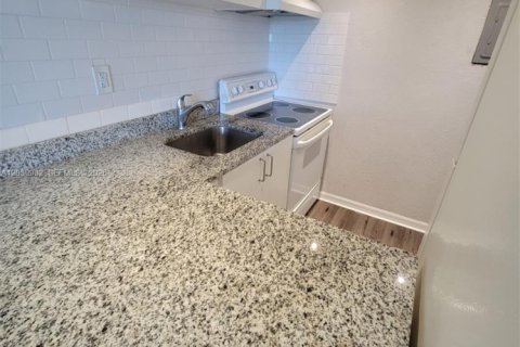 Apartamento en alquiler en Miami, Florida, 1 dormitorio, 56.21 m2 № 2086152 - foto 6