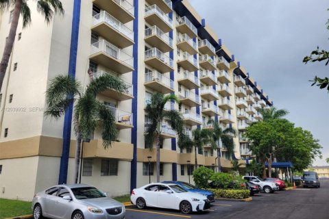 Apartamento en Miami, Florida 1 dormitorio, 56.21 m2 № 2086152