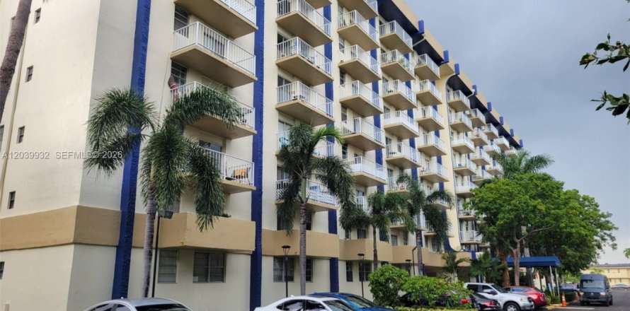 Apartamento en Miami, Florida 1 dormitorio, 56.21 m2 № 2086152