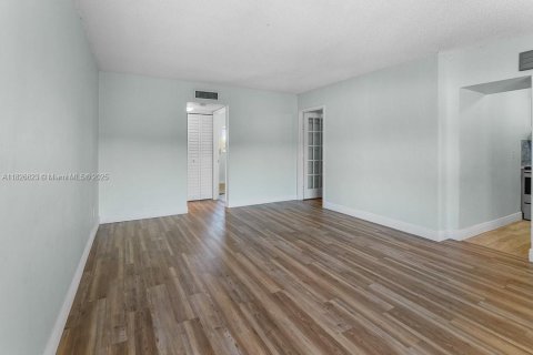 Copropriété à louer à Pembroke Pines, Floride: 1 chambre, 63.55 m2 № 1796342 - photo 3