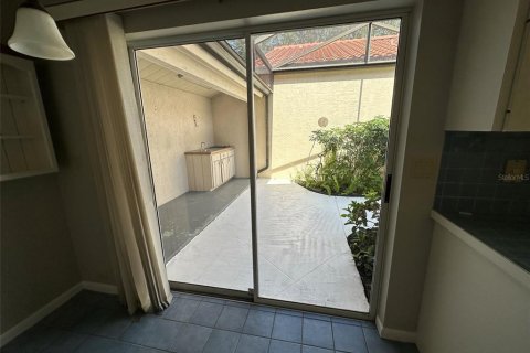 Villa ou maison à louer à Sarasota, Floride: 2 chambres, 138.05 m2 № 1877019 - photo 18