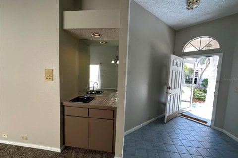 Villa ou maison à louer à Sarasota, Floride: 2 chambres, 138.05 m2 № 1877019 - photo 5