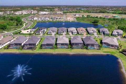 House in Sarasota, Florida 4 bedrooms, 261.8 sq.m. № 1608487 - photo 5
