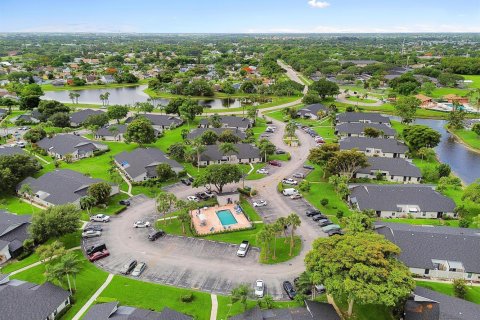 Touwnhouse à vendre à West Palm Beach, Floride: 2 chambres, 107.12 m2 № 2263164 - photo 24