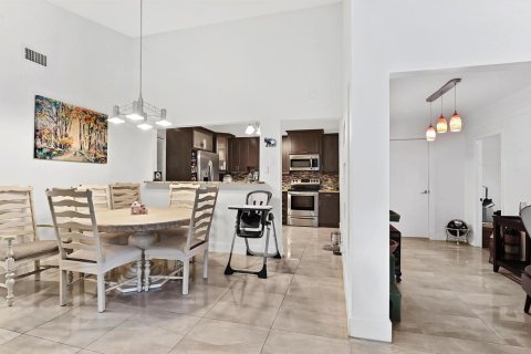Touwnhouse à vendre à West Palm Beach, Floride: 2 chambres, 107.12 m2 № 2263164 - photo 3