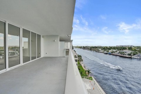 Condominio en venta en Pompano Beach, Florida, 2 dormitorios, 158.77 m2 № 2261751 - foto 2