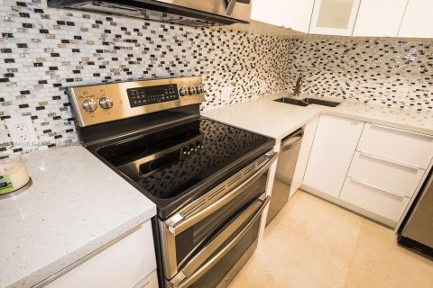 Copropriété à louer à Aventura, Floride: 2 chambres, 105.72 m2 № 1931634 - photo 10