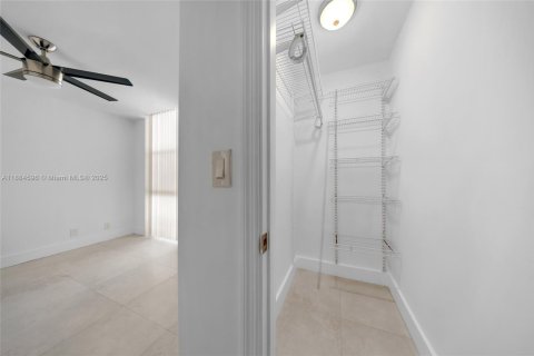 Copropriété à louer à Aventura, Floride: 2 chambres, 105.72 m2 № 1931634 - photo 26