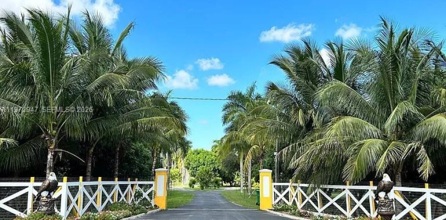 Земельный участок в Хомстед, Флорида № 2033103