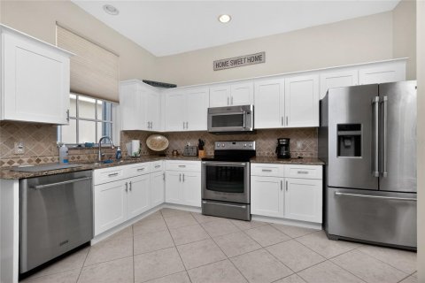 House in Fort Myers, Florida 3 bedrooms, 171.96 sq.m. № 2214997 - photo 13