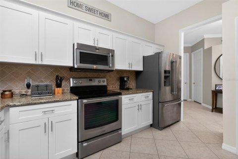 House in Fort Myers, Florida 3 bedrooms, 171.96 sq.m. № 2214997 - photo 10