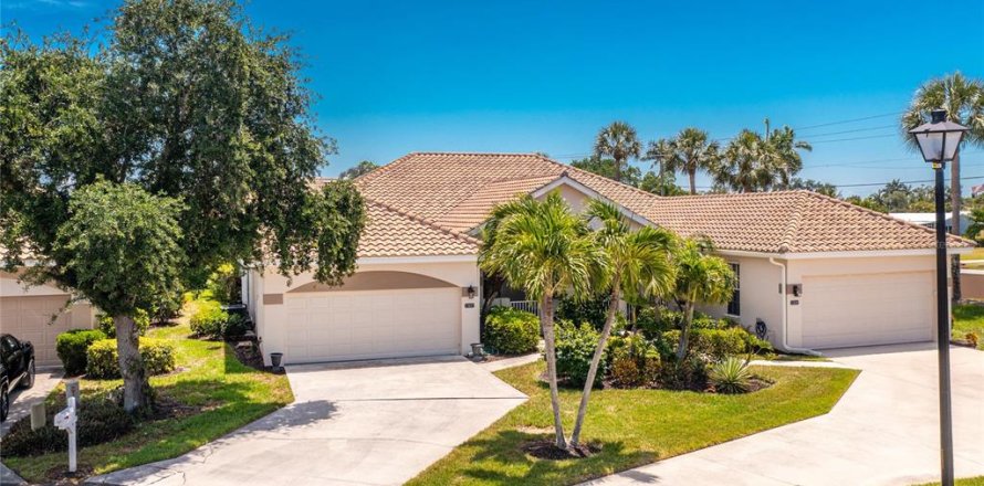 House in Fort Myers, Florida 3 bedrooms, 171.96 sq.m. № 2214997
