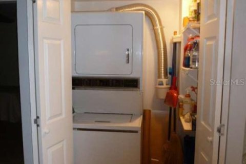 Снять в аренду кондоминиум в Редингтон-Шорс, Флорида 8 комнат, 95.22м2, № 1724642 - фото 11