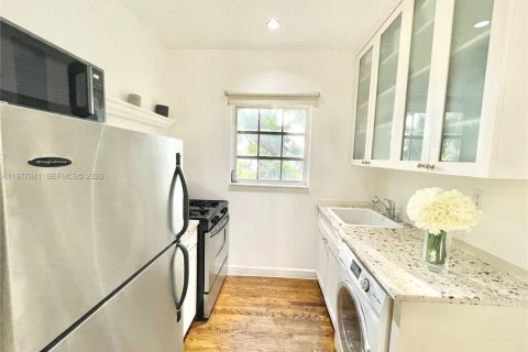 Copropriété à louer à Miami Beach, Floride: 1 chambre, 45.8 m2 № 2042535 - photo 12