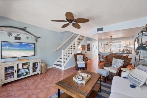 Condo in Boca Grande, Florida, 2 bedrooms  № 1910240 - photo 16