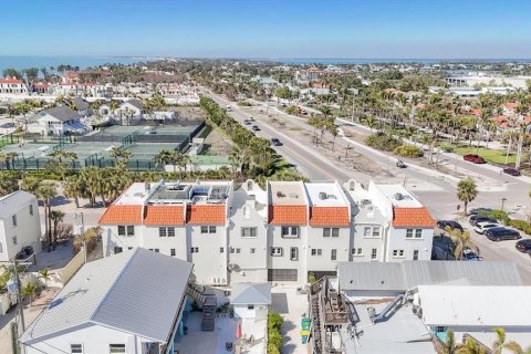 Condo in Boca Grande, Florida, 2 bedrooms  № 1910240 - photo 6