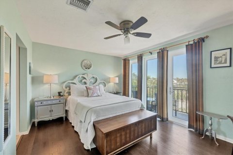 Condo in Boca Grande, Florida, 2 bedrooms  № 1910240 - photo 24
