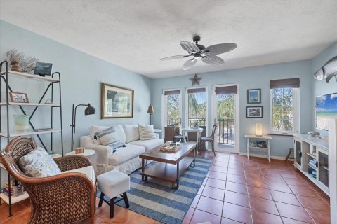 Condo in Boca Grande, Florida, 2 bedrooms  № 1910240 - photo 13
