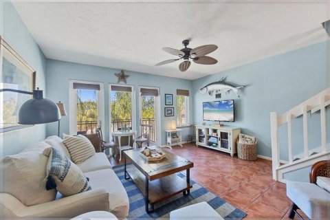 Condo in Boca Grande, Florida, 2 bedrooms  № 1910240 - photo 14