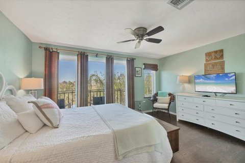 Condo in Boca Grande, Florida, 2 bedrooms  № 1910240 - photo 25