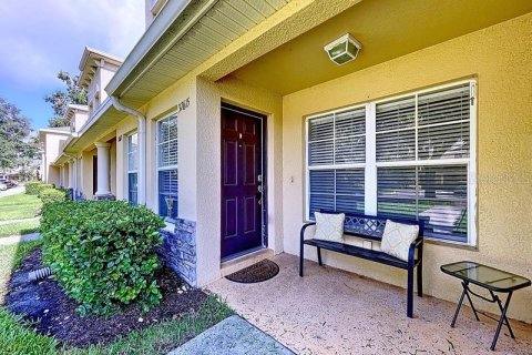 Townhouse in Zephyrhills, Florida 3 bedrooms, 145.02 sq.m. № 1866299 - photo 1