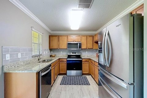Townhouse in Zephyrhills, Florida 3 bedrooms, 145.02 sq.m. № 1866299 - photo 8
