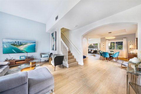 Villa ou maison à vendre à Cutler Bay, Floride: 4 chambres, 225.66 m2 № 1987282 - photo 4