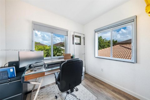 Villa ou maison à vendre à Cutler Bay, Floride: 4 chambres, 225.66 m2 № 1987282 - photo 16