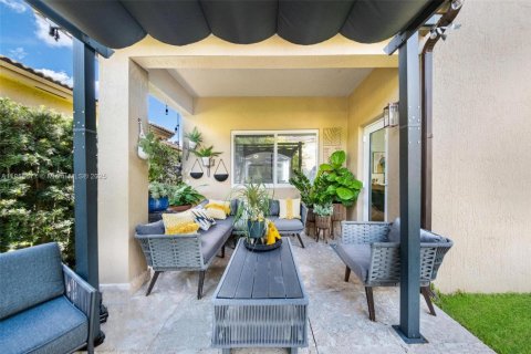Villa ou maison à vendre à Cutler Bay, Floride: 4 chambres, 225.66 m2 № 1987282 - photo 23