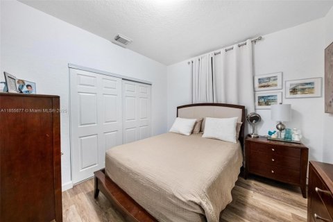 Villa ou maison à vendre à Cutler Bay, Floride: 4 chambres, 225.66 m2 № 1987282 - photo 20