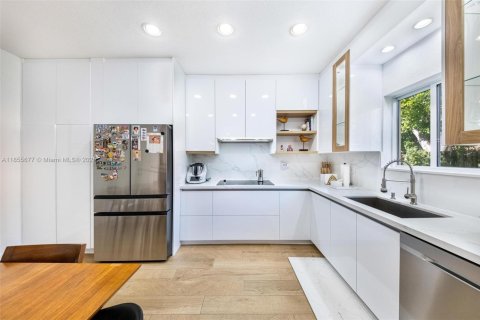 Villa ou maison à vendre à Cutler Bay, Floride: 4 chambres, 225.66 m2 № 1987282 - photo 12