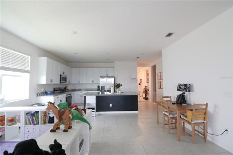 House in Haines City, Florida 3 bedrooms, 184.23 sq.m. № 1847548 - photo 9