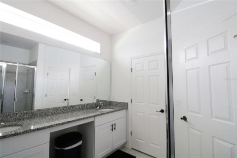 House in Haines City, Florida 3 bedrooms, 184.23 sq.m. № 1847548 - photo 13
