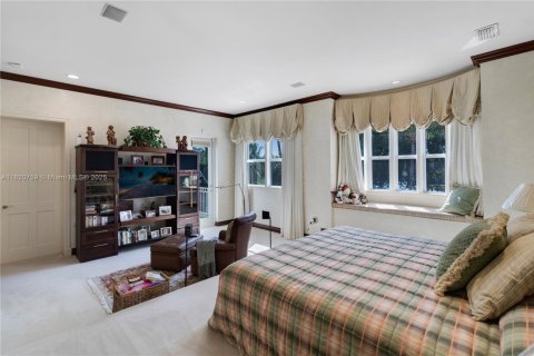 House in Coral Gables, Florida 6 bedrooms, 627.37 sq.m. № 1781425 - photo 16
