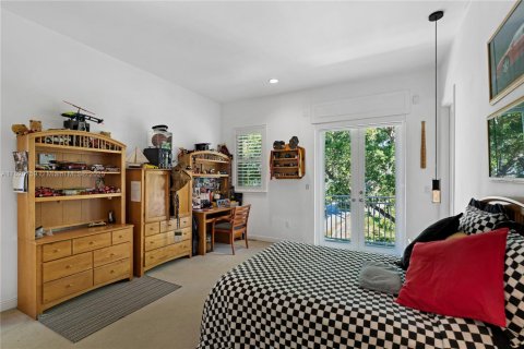 House in Coral Gables, Florida 6 bedrooms, 627.37 sq.m. № 1781425 - photo 26