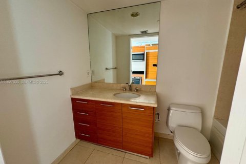 Condo in Miami, Florida  № 2052757 - photo 17
