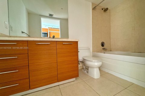 Condo in Miami, Florida  № 2052757 - photo 16