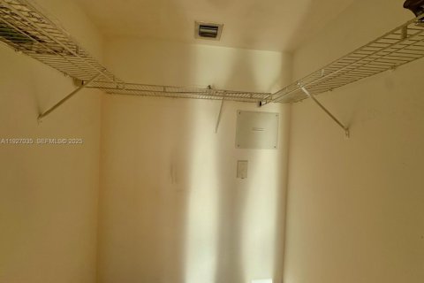 Condo in Miami, Florida  № 2052757 - photo 15