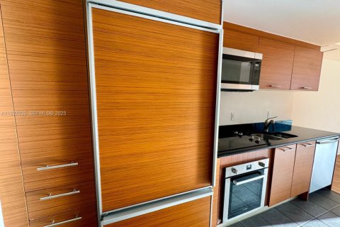 Condo in Miami, Florida  № 2052757 - photo 14