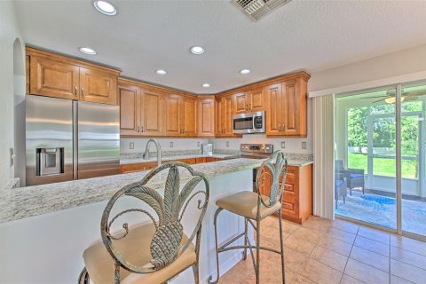 Townhouse in Valrico, Florida 3 bedrooms, 160.91 sq.m. № 1795363 - photo 4