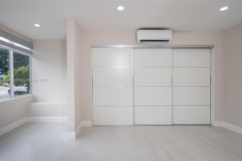 Condominio en venta en Deerfield Beach, Florida, 1 dormitorio, 54.35 m2 № 2075288 - foto 11