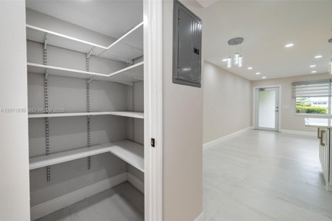 Condominio en venta en Deerfield Beach, Florida, 1 dormitorio, 54.35 m2 № 2075288 - foto 7