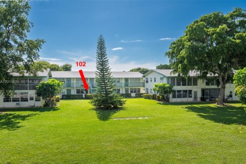 Condominio en venta en Deerfield Beach, Florida, 1 dormitorio, 54.35 m2 № 2075288 - foto 12
