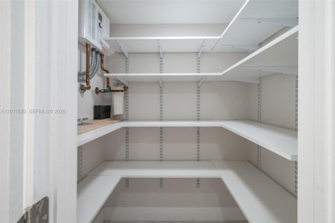 Condominio en venta en Deerfield Beach, Florida, 1 dormitorio, 54.35 m2 № 2075288 - foto 6