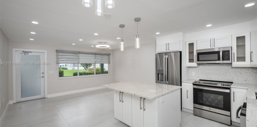 Condominio en Deerfield Beach, Florida, 1 dormitorio  № 2075288
