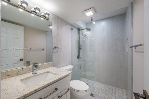 Condominio en venta en Deerfield Beach, Florida, 1 dormitorio, 54.35 m2 № 2075288 - foto 8
