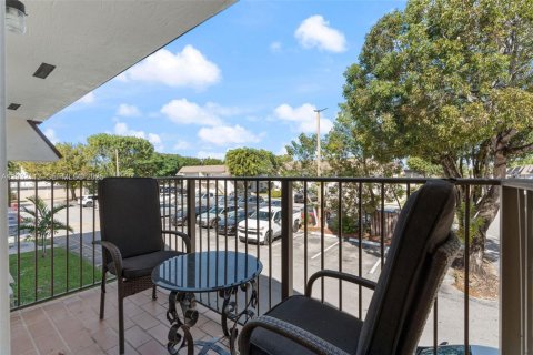 Снять в аренду кондоминиум в Майами, Флорида 2 спальни, 75.25м2, № 1990594 - фото 20